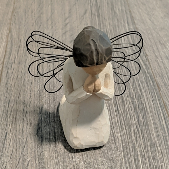 LAST CHANCE Willow Tree Angel of Prayer sculpture - Picture 2 of 4